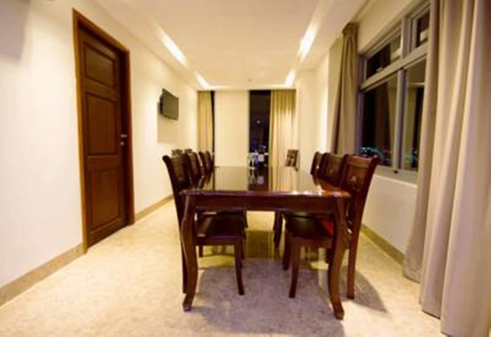 Oyo 236 Hoa Mai Boutique Hotel Đà Nẵng Exterior foto