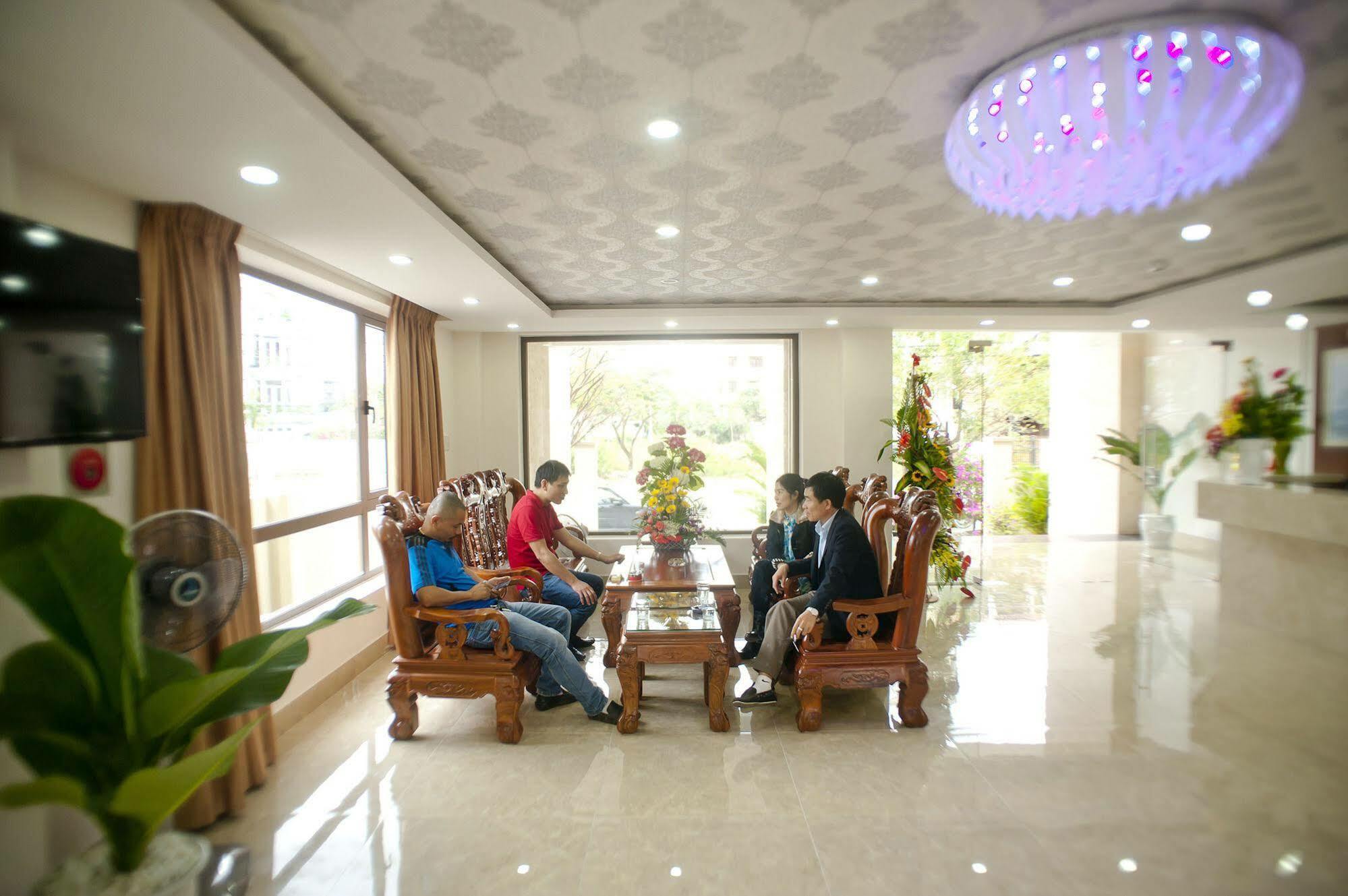 Oyo 236 Hoa Mai Boutique Hotel Đà Nẵng Exterior foto